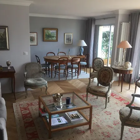 Superbe 4 Pieces Apartment Versailles