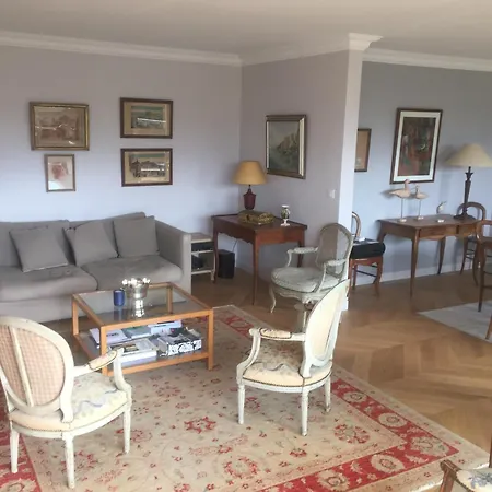 Superbe 4 Pieces Apartment